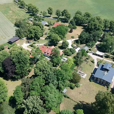 Gutshof Langensee, Scheunenblick *